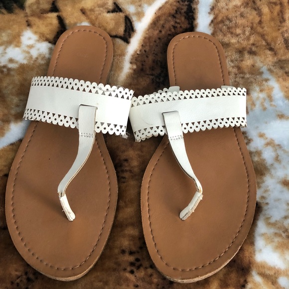 GAP Shoes - Gap scalloped sandals